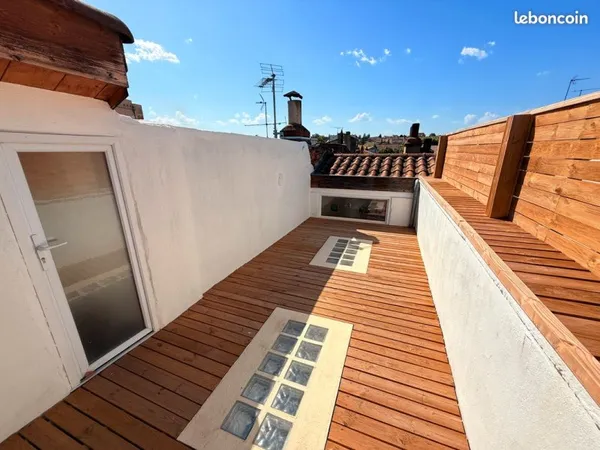 Appartement T4 de 117 m2 dernier étage avec ascenseur et terrasse - MACON CENTRE VILLE