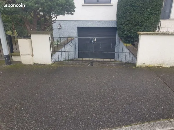 Garage sécurisé à louer - Strasbourg Ouest (Montagne Verte)