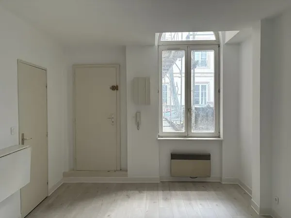 2 PIECES - 37,54 M2 - STRASBOURG