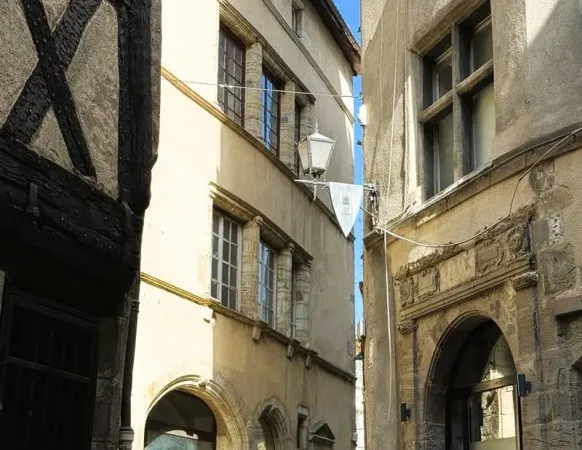Immeuble de caractère dans le centre de Thiers !