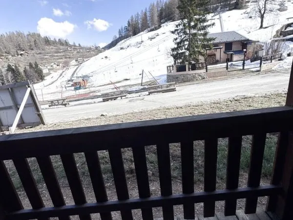 Chalet contemporain sur 3 niveaux vue front de neige station les Buisses