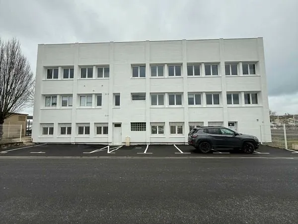 BUREAUX 558 m² MALEMORT
