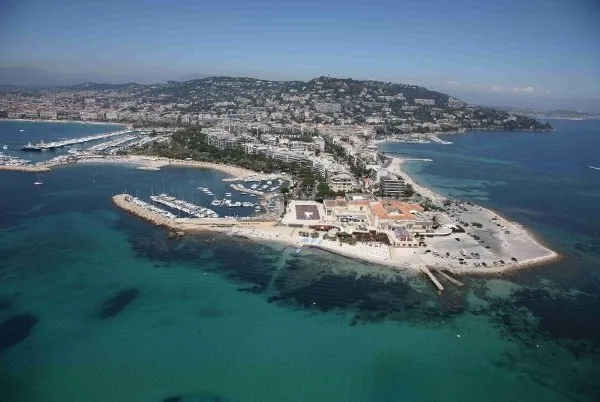 CANNES POINTE CROISETTE RESTAURANT 199900EUR