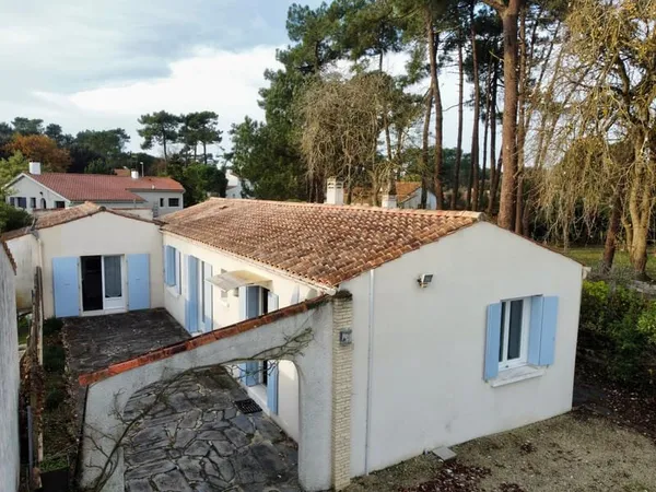 Maison à acheter de plain-pied à Grand Village Plage proche