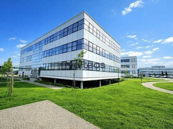 Bureaux 596 m²