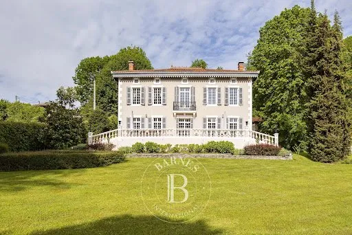 Maison 303 m²