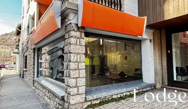 Local commercial 61 m²