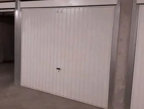 Box garage