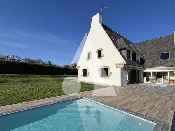 Maison 10 pièces 329 m²