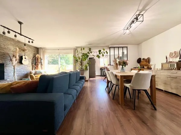 13780 CUGES LES PINS - Villa moderne et en parfait état au c