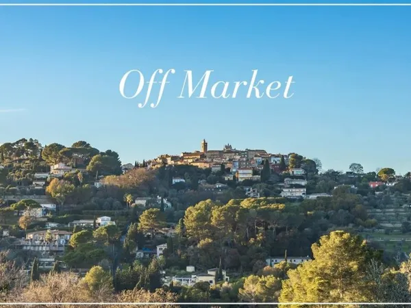 MOUGINS - VILLA DE PRESTIGE - DOMAINE PRIVÉ