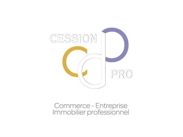 A Vendre Pres De 1 000 M² De Murs Commerciaux Et D'entreprise En