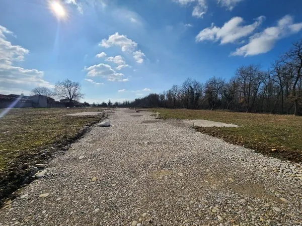Terrain 386 m²