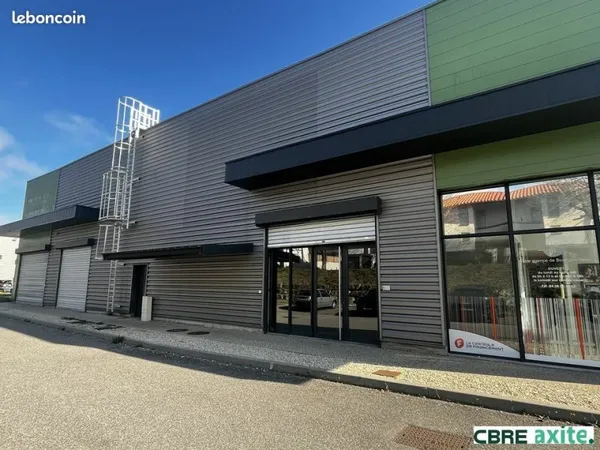 BUREAUX 91 m² BOURGOIN JALLIEU