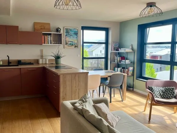Appartement 3 chambres - 78 m² - Terrasse - Parking | Bassins à Flot, Bordeaux