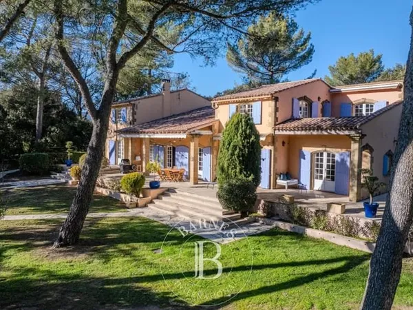 EXCLUSIVITE - LA BASTIDE DE JOURDANS - MAISON 376M2 - 6 CHAMBRES - STUDIO - JARDIN 6300M2 - PISCINE 