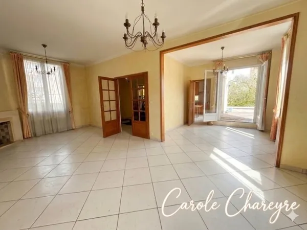 Maison 8 pièces 215 m²