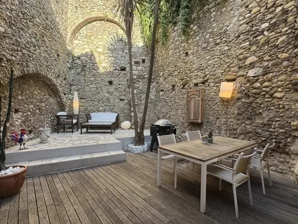 CAGNES SUR MER, HAUT-DE-CAGNES, superbe maison de village, patio, vue mer