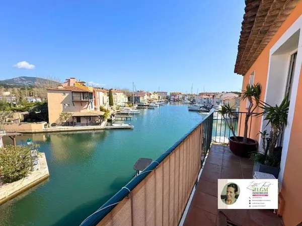 Port Grimaud - T4 dernier étage avec amarrage