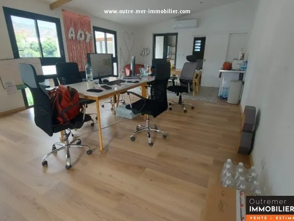 St-Paul Centre : Bureaux 95 m² - Parking aisé & Proximité Restaurants