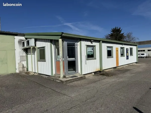 Bureaux, local commercial, atelier 338 m² Saint-Jean-de-Soudain