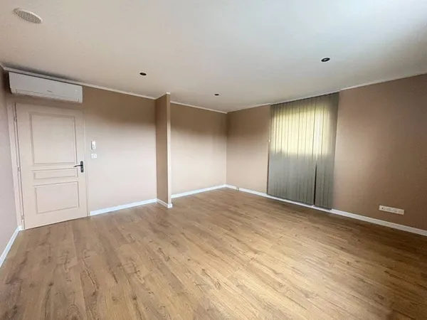 Bureaux 3 pièces 125 m²