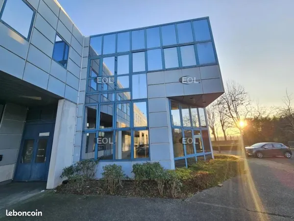 Local d'activité 217 m²