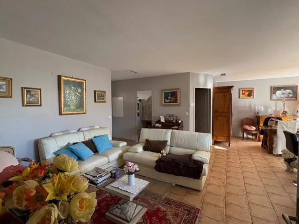 Maison de plain-pied 6 pièces 115 m²