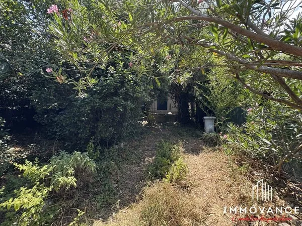 Terrain 244 m²