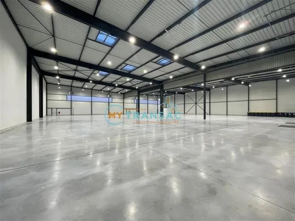 A LOUER plusieurs surfaces d'entrepôts et de bureaux neufs PARK - LE BOURGET