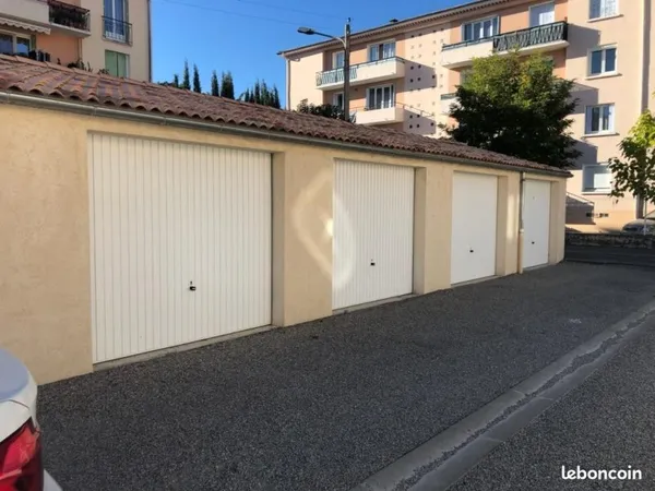 Stationnement Location Sisteron   90€
