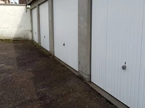 21 Garages a St Etienne du Rouvray