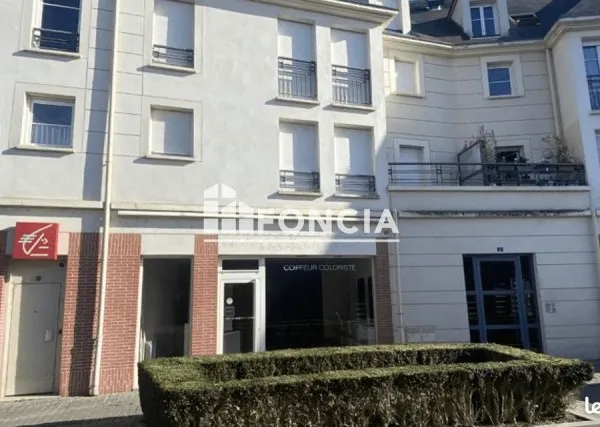 HYPER CENTRE, EXCEPTIONNEL APPARTEMENT DE 90m² AVEC TERRASSE ET JARDIN PRIVATIF + PARKING S/SOL