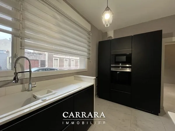 Appartement 5 pièces 3 chambres Rez-de-chaussée Rénové