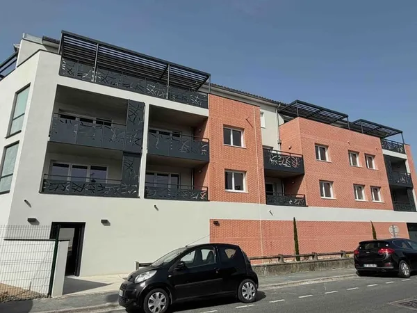 APPARTEMENT T2 NEUF - TERRASSE - PARKING -