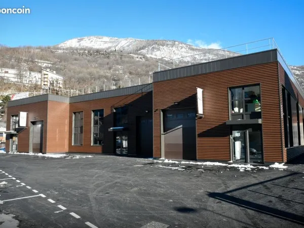 Local artisanal Entrepôt stockage local d'activité 206 à 412 m2
