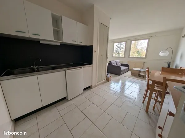 Studio 1 pièce 28 m²