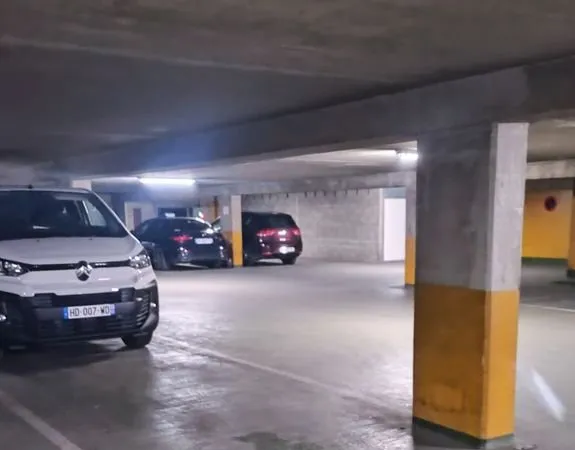 Vends Parking à Clichy