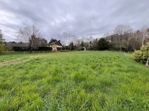 Terrain 6860 m²