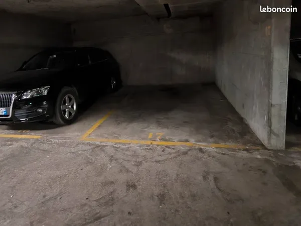 Parking sécurisé - proche métro 14