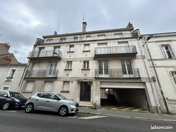 Stationnement Location Tours   100€