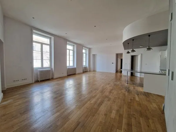 Appartement 5 pièces 158 m²