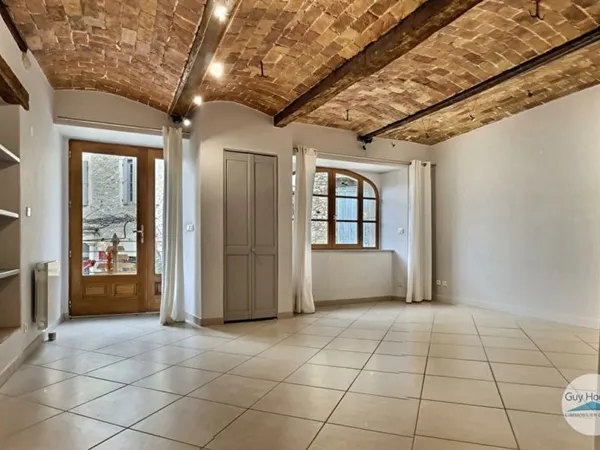 Location d'un appartement 3 pièces à MIRMANDE 26270