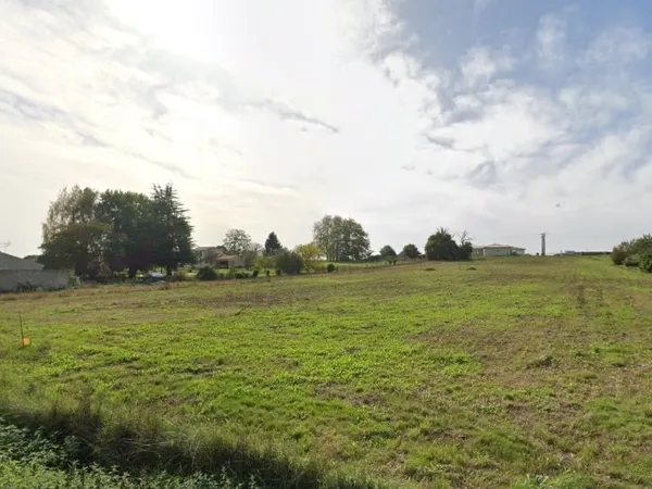 Terrain à bâtir Vente Louzac-Saint-André  1045m² 36000€