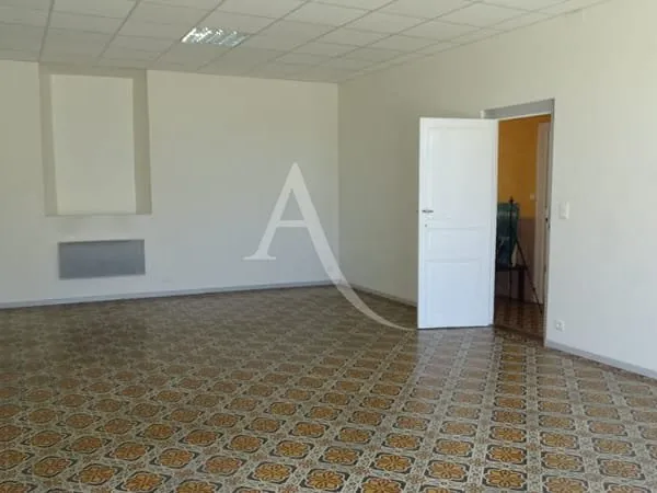 LOCAL COMMERCIAL EN RDC QUARTIER 4 CHEMINS CARCASSONNE