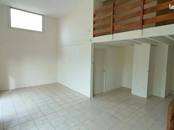 Appartement T3 62m² avec cour