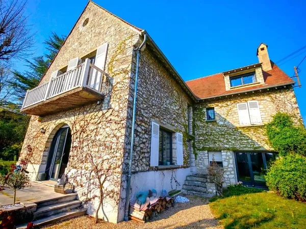 Maison 13 pièces 235 m²