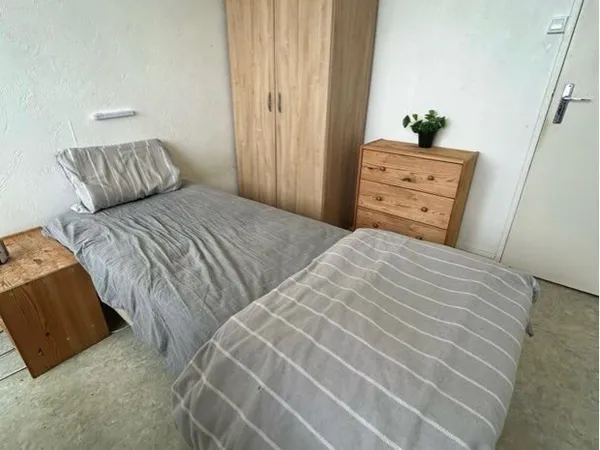 Chambre en Sous location dans 81 mètres carrés