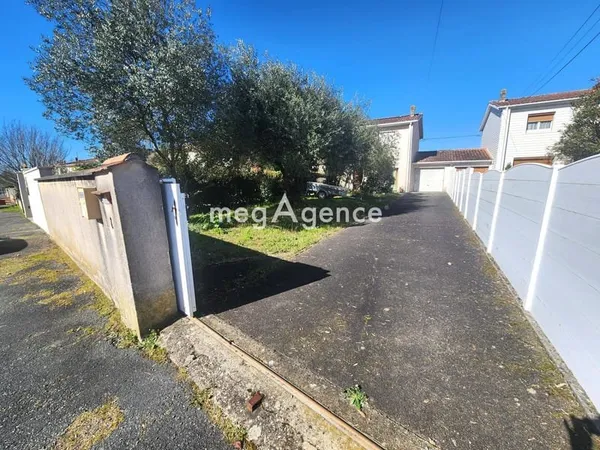 Maison 4 pièces avec jardin et garage - Fort potentiel à Bassens