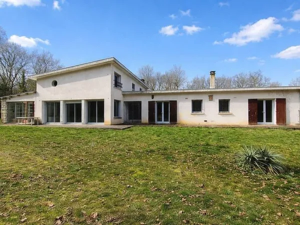 Maison 9 pièces 245 m²